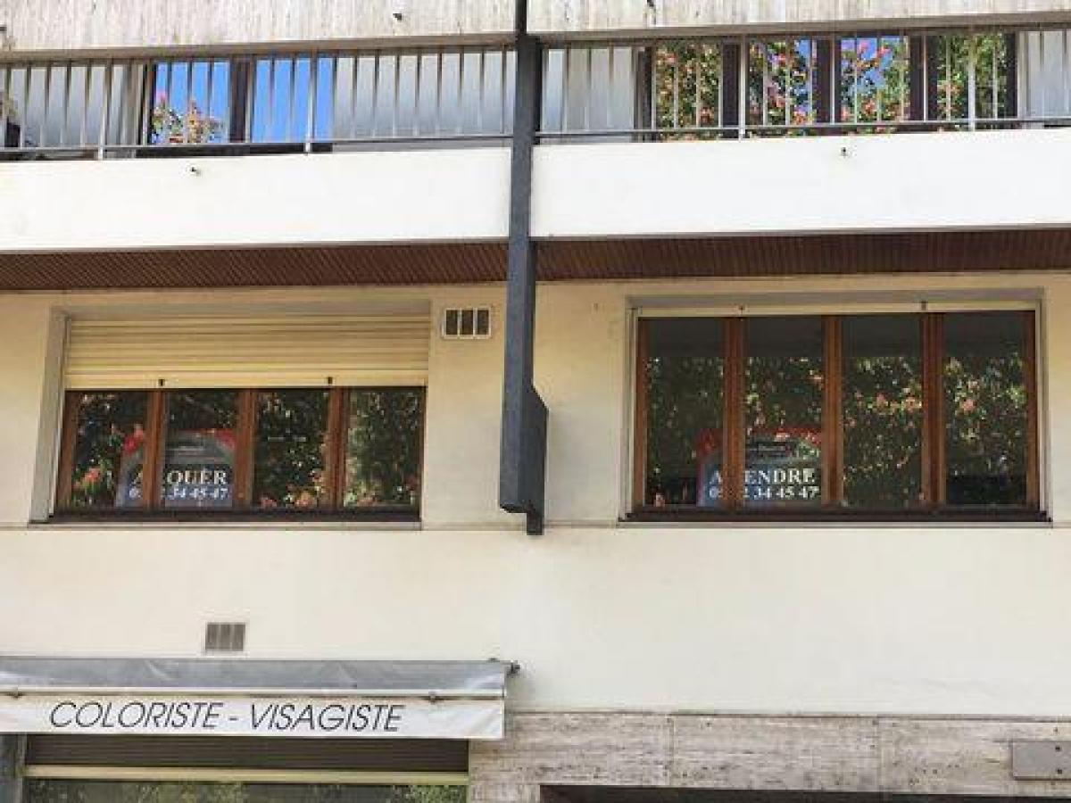 85m² Factory in Tarbes, France No. 21326