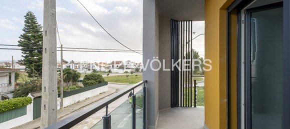 3 bedrooms House in Seixal, Portugal No. 14228 18