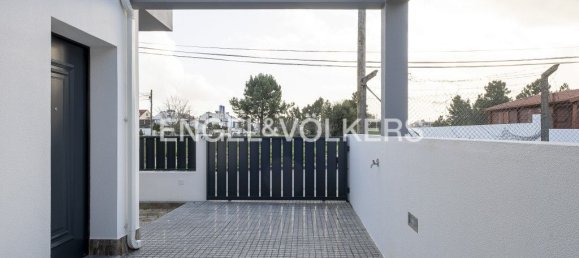 3 bedrooms House in Seixal, Portugal No. 14228 30