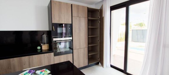 3 bedrooms Villa in Golf Bahia, Spain No. 10272 5