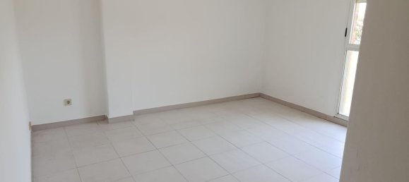 3 bedrooms Apartment in Zaragoza, Spain No. 137397 2