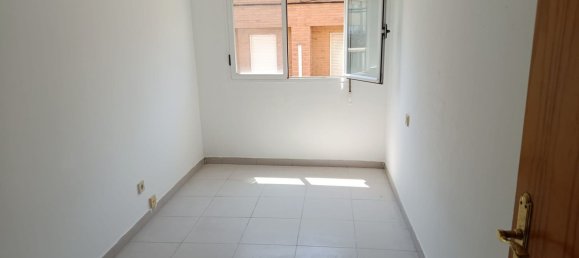 3 bedrooms Apartment in Zaragoza, Spain No. 137397 5