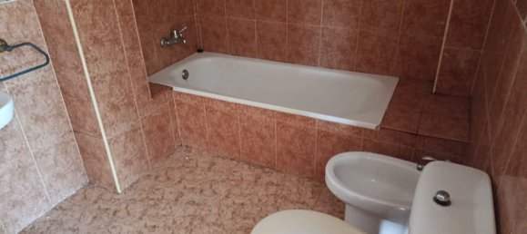3 bedrooms Apartment in Zaragoza, Spain No. 137397 9