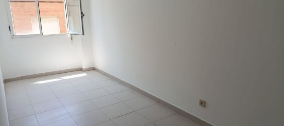 3 bedrooms Apartment in Zaragoza, Spain No. 137397 4