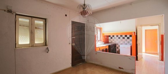 2 bedrooms House in Abrantes, Portugal No. 182740 2