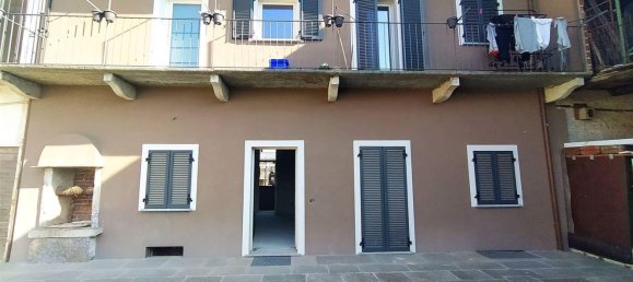 Apartamento de 2 habitaciónes en Borgomanero, Italy No. 135032 5