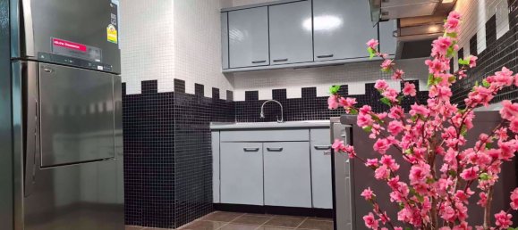 3 bedrooms Condo in Khlong Toei, Thailand No. 9711 10