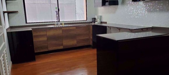 3 bedrooms Condo in Khlong Toei, Thailand No. 9711 8