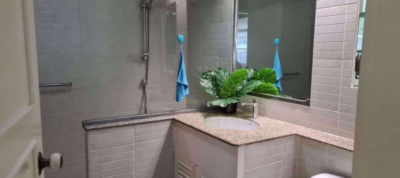 3 bedrooms Condo in Khlong Toei, Thailand No. 9711 14