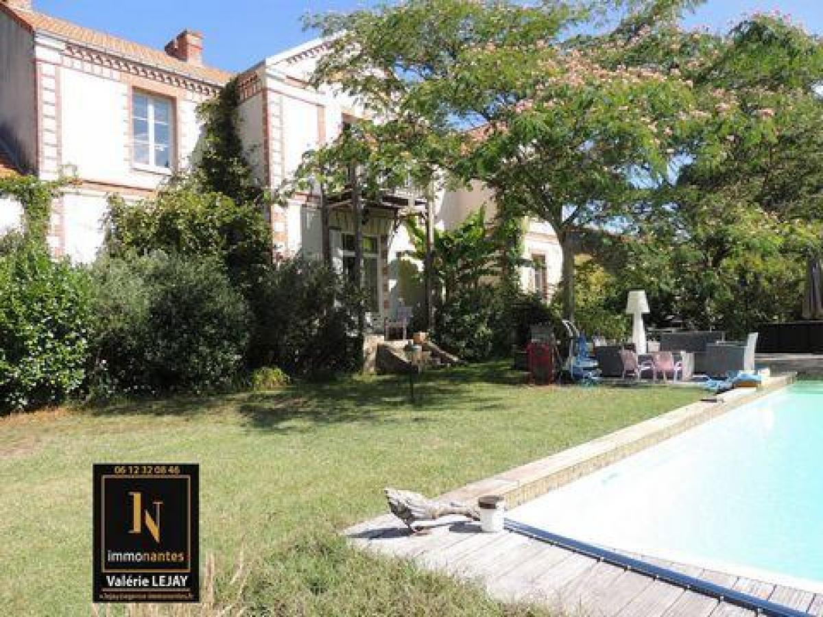 11 bedrooms House in Nantes, France No. 31568