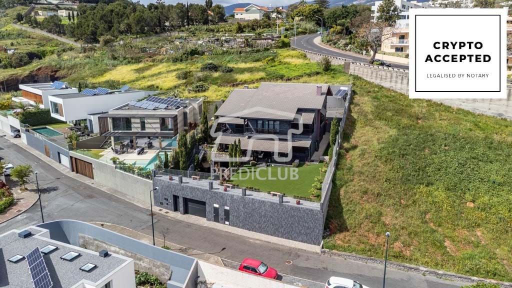 Villa de 4 dormitorios en Funchal, Portugal No. 99685