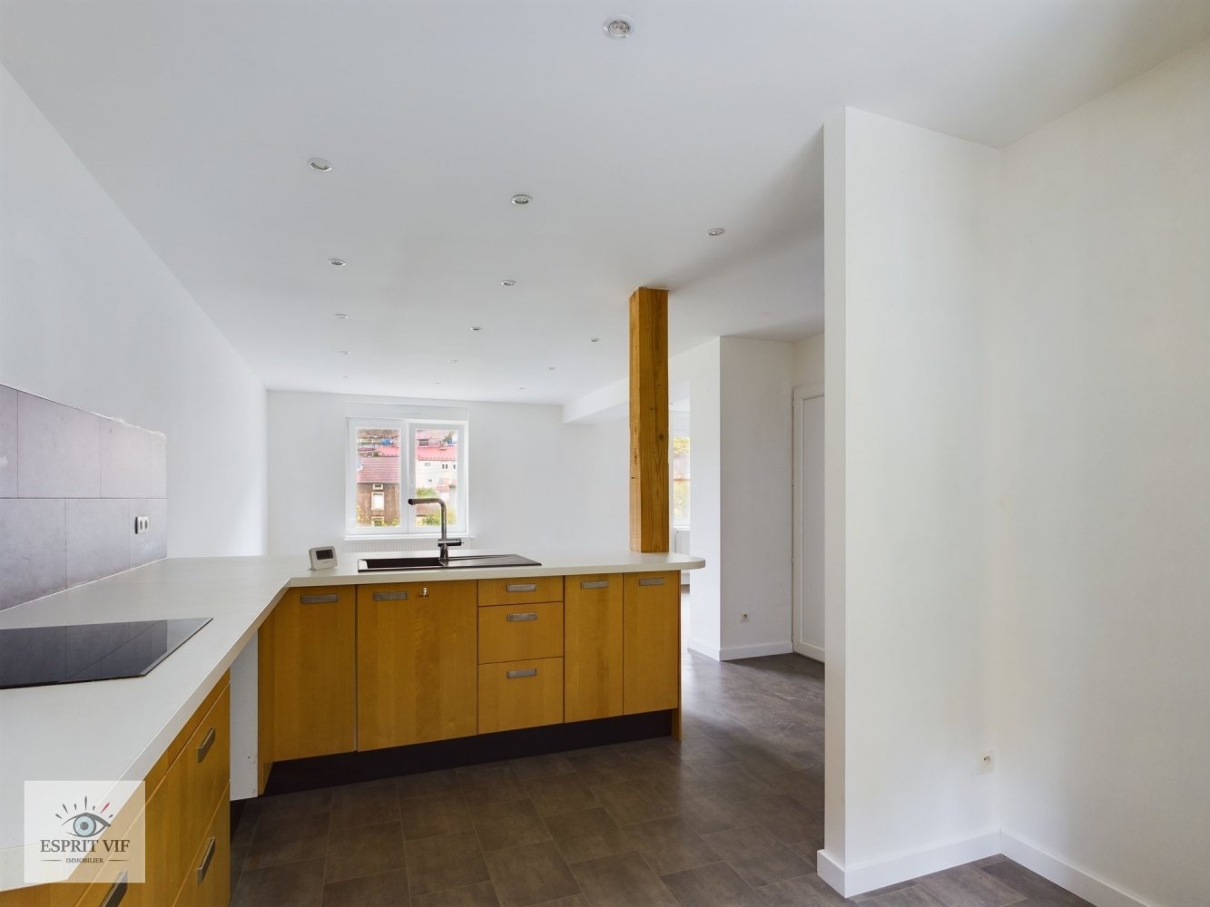 4 Schlafzimmer Haus in Rehon, France, Nr. 250126