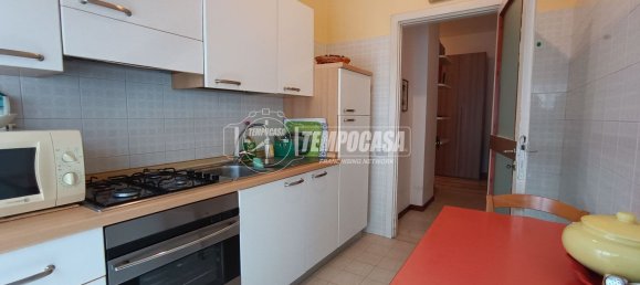 2 rooms Apartment in Bergamo, Italy No. 95487 10