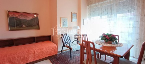 2 rooms Apartment in Bergamo, Italy No. 95487 6
