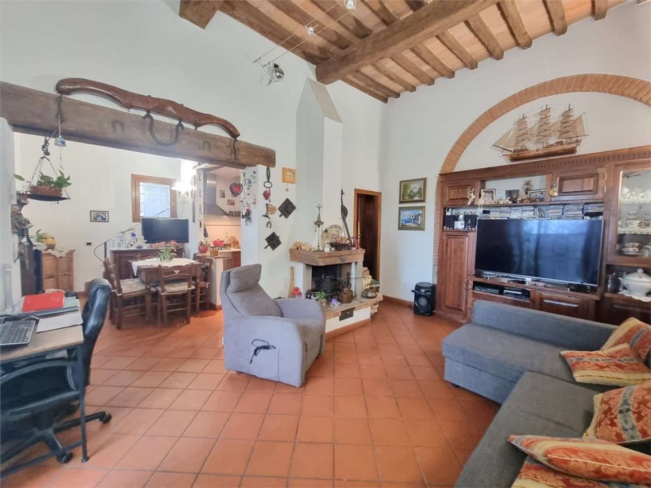 4-salle Maison à Montespertoli, Italy No. 43964