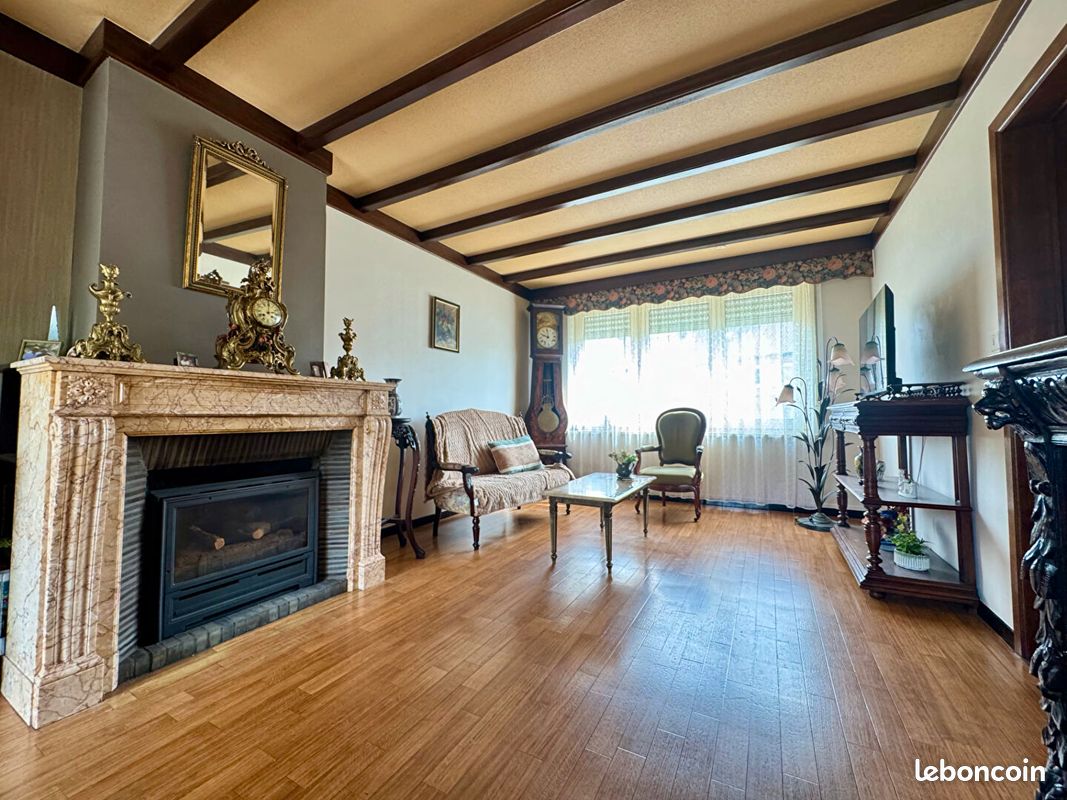 Casa de 3 dormitorios en Halluin, France No. 316257