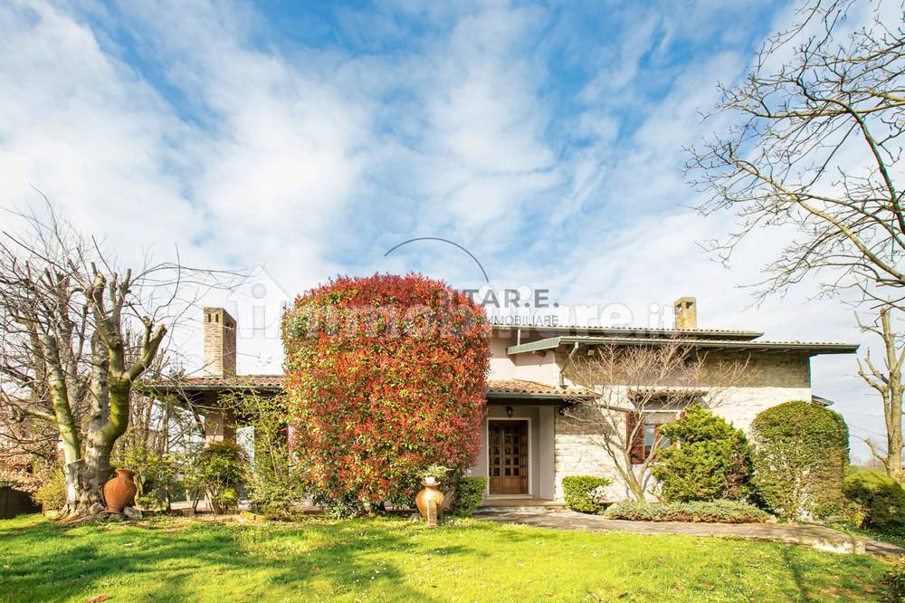 Villa de 4 dormitorios en Barbariga, Italy No. 10889