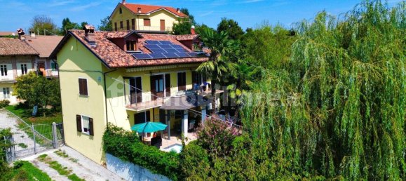 3 bedrooms Villa in Cherasco, Italy No. 379870 7