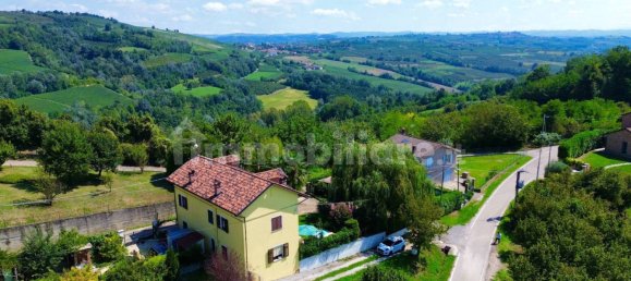 3 bedrooms Villa in Cherasco, Italy No. 379870 5