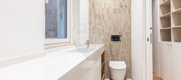 3 bedrooms Apartment in Lisbon, Portugal No. 101378 11