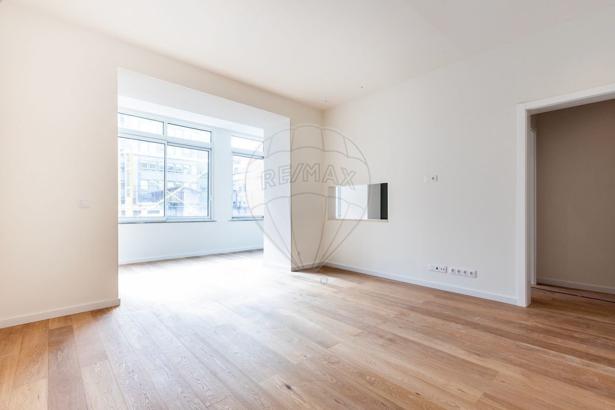 3 bedrooms Apartment in Lisbon, Portugal No. 101378