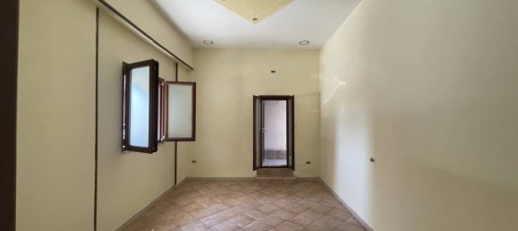 3 bedrooms Apartment in Arzano, Italy No. 262714 4