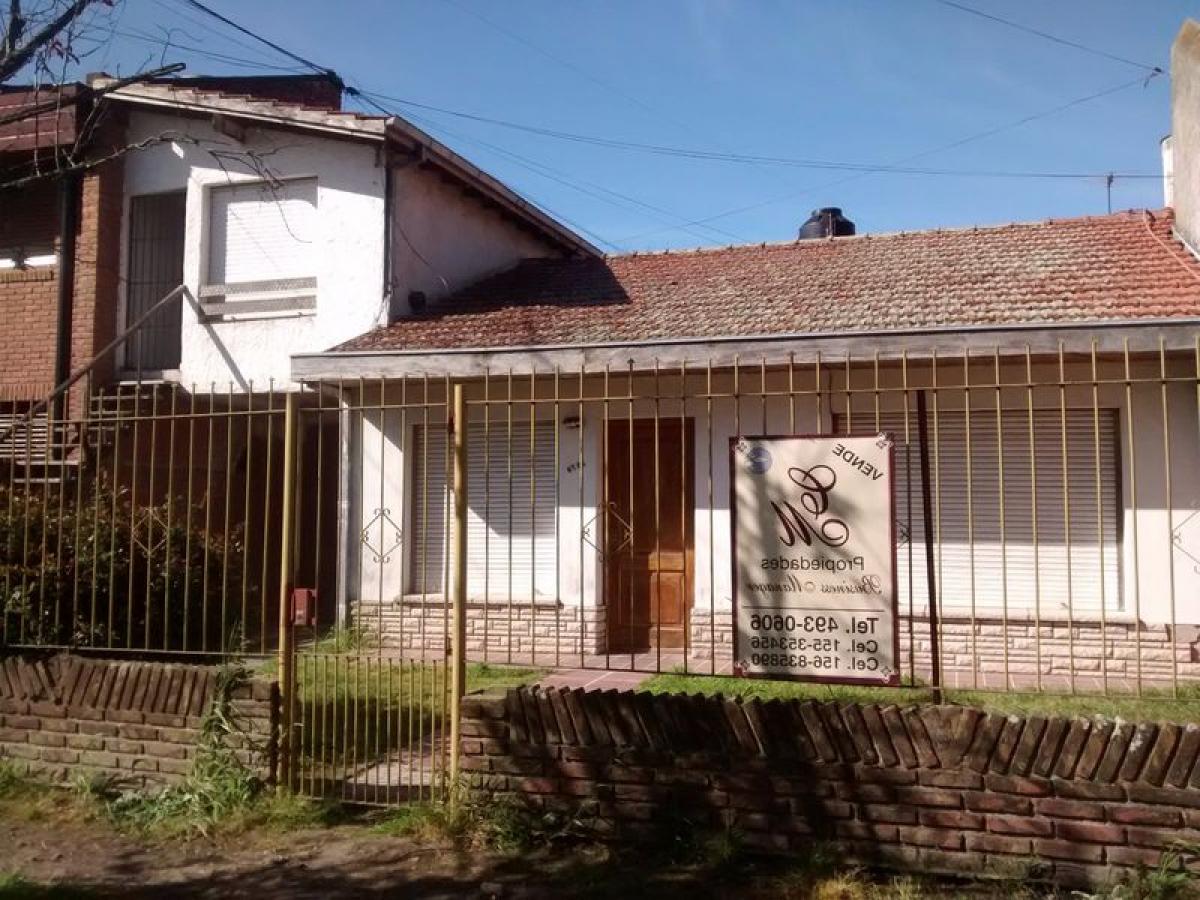 2 bedrooms House in Mar del Plata, Argentina No. 70137