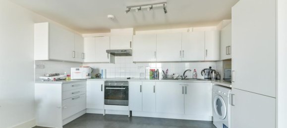 2 bedrooms Apartment in Epsom, United Kingdom No. 9734 4