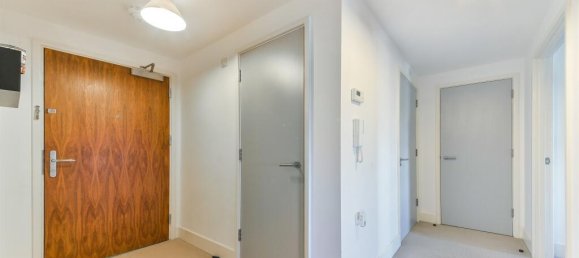 2 bedrooms Apartment in Epsom, United Kingdom No. 9734 5