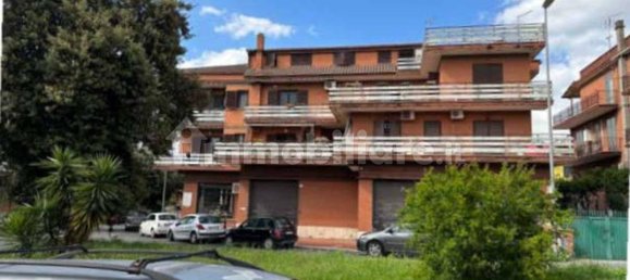 Apartamento de 4 dormitorios en Rome, Italy No. 9640 4