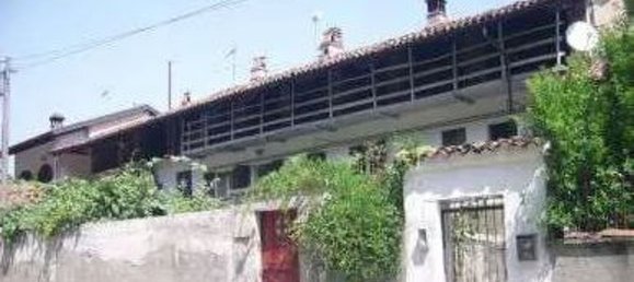 9 bedrooms House in Azeglio, Italy No. 315891 3