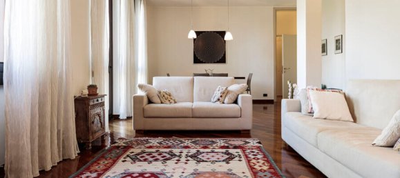 2 bedrooms Apartment in Milan, Italy No. 243881 3
