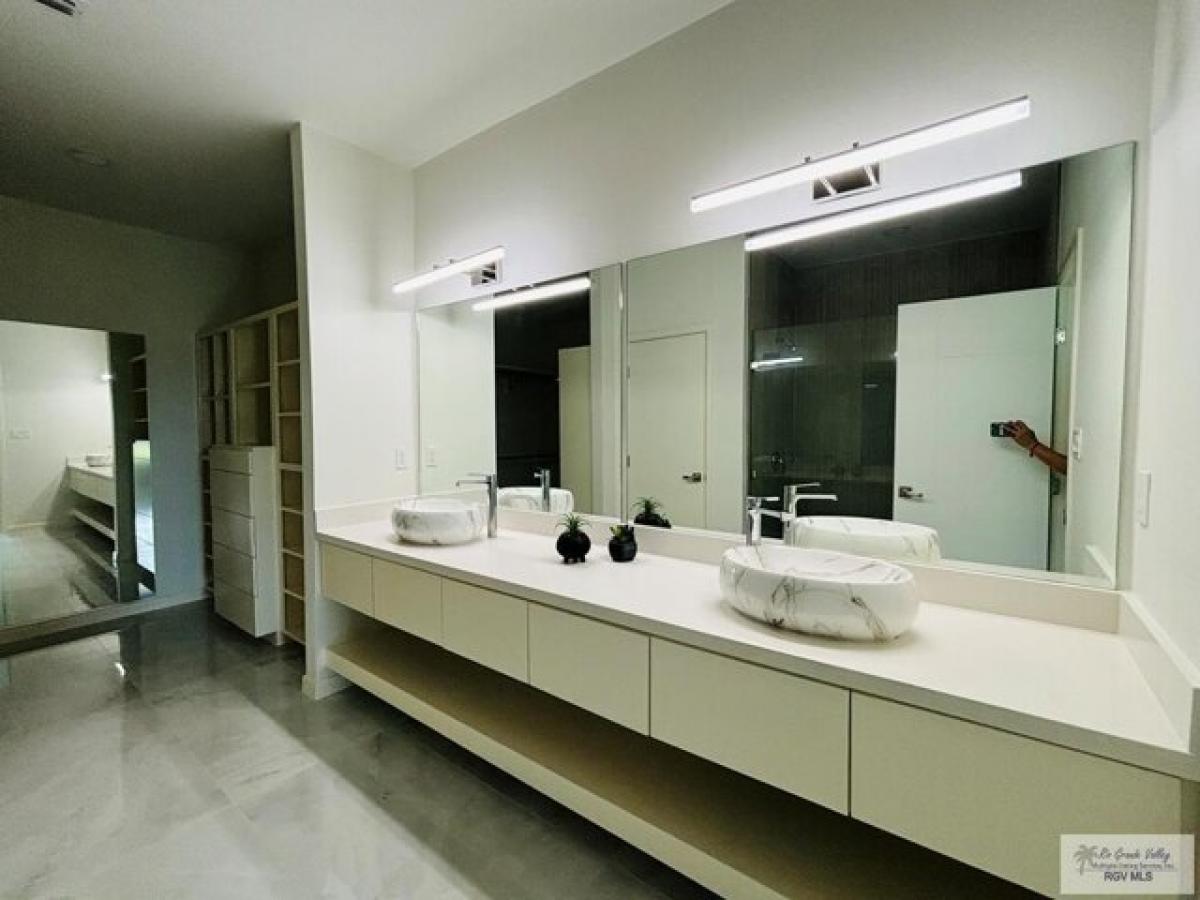 Casa de 4 dormitorios en Brownsville, USA No. 203532