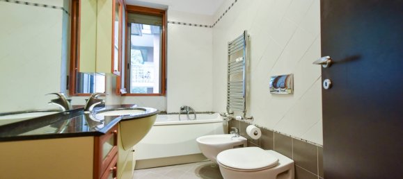 2 bedrooms Apartment in Turin, Italy No. 162661 22