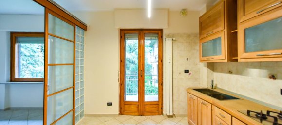 2 bedrooms Apartment in Turin, Italy No. 162661 9