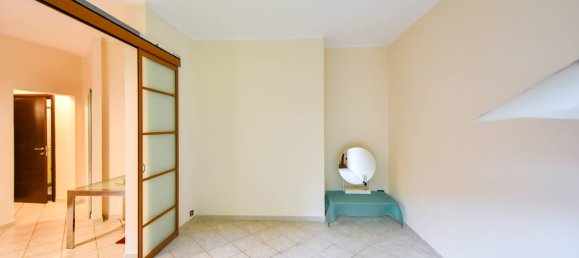 2 bedrooms Apartment in Turin, Italy No. 162661 16