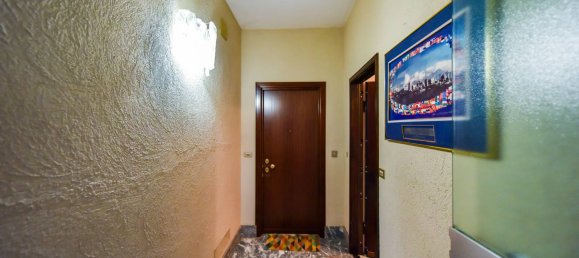 2 bedrooms Apartment in Turin, Italy No. 162661 4