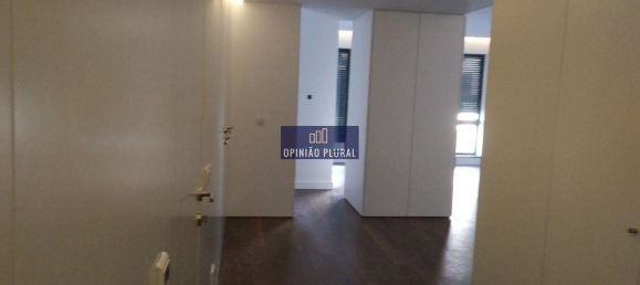 4 bedrooms Apartment in Porto, Portugal No. 78900 9