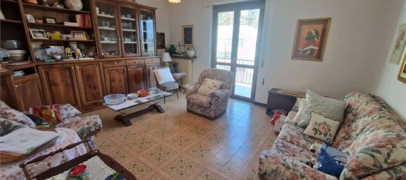 3 rooms Apartment in Omegna, Italy No. 202235 5