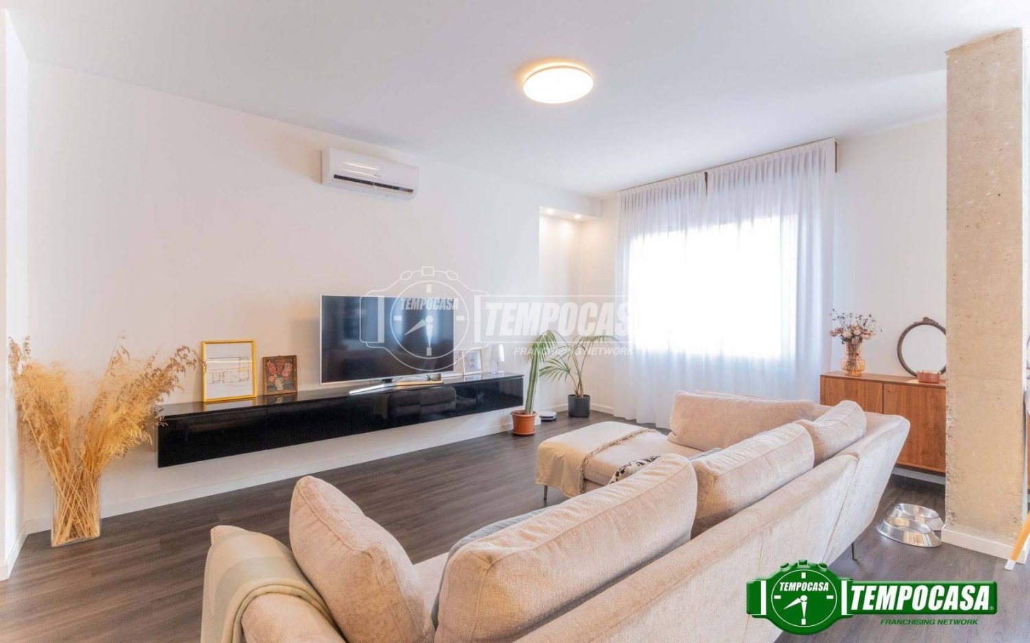 2 Schlafzimmer Wohnung in Magenta, Italy, Nr. 267010