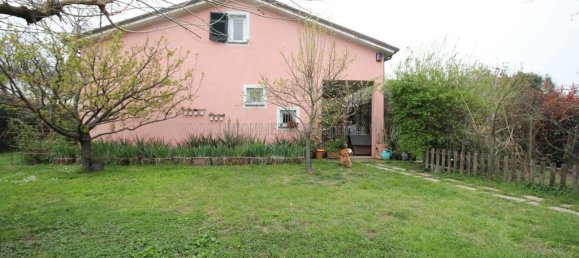 Villa de 5 habitaciónes en Sarzana, Italy No. 313172 2