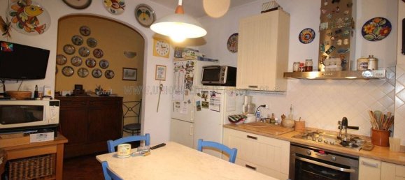 Villa de 5 habitaciónes en Sarzana, Italy No. 313172 4