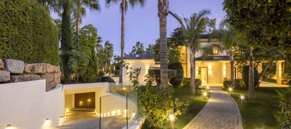 Villa de 5 dormitorios en Marbella, Spain No. 114050 2