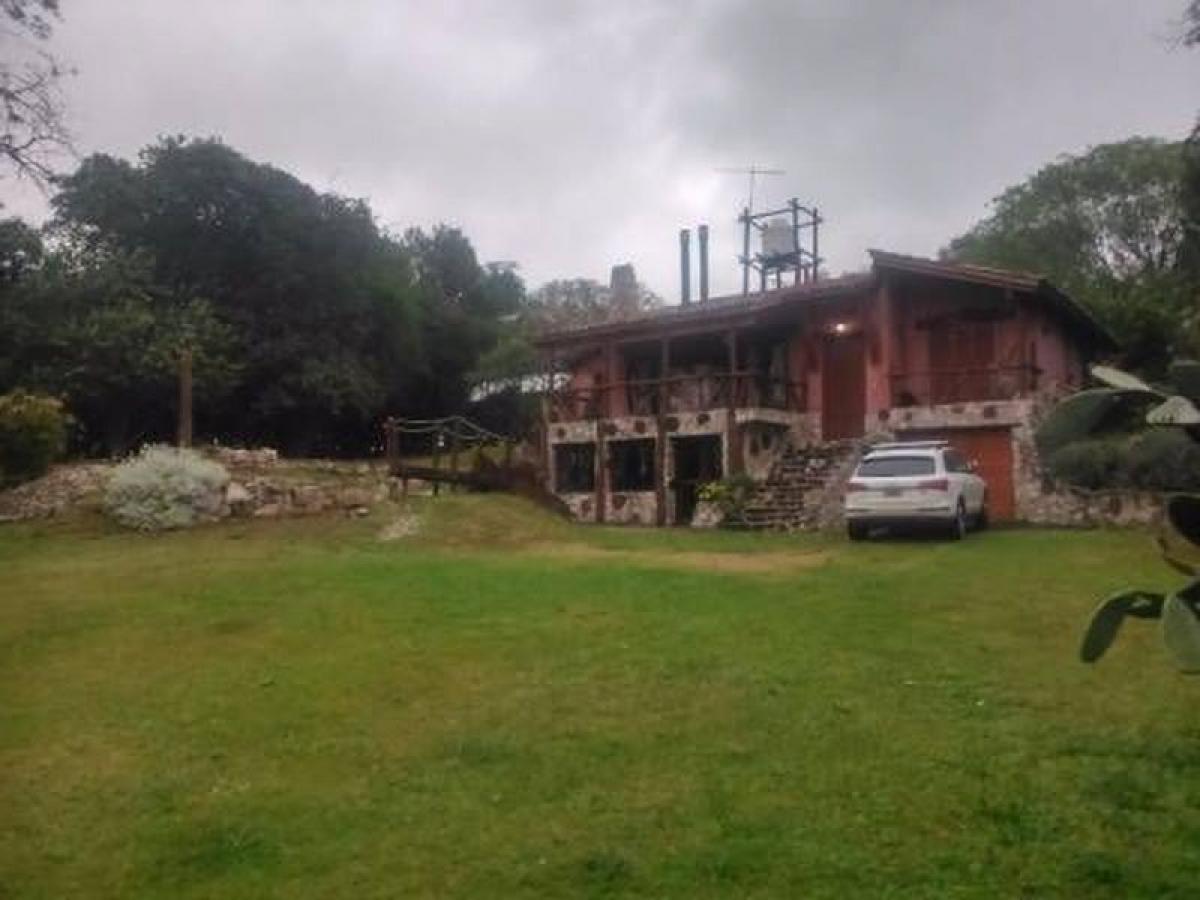 3 bedrooms House in Cordoba, Argentina No. 11140