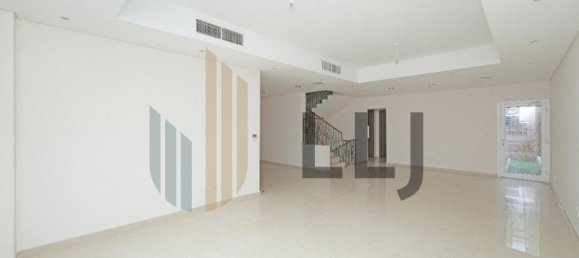 4 bedrooms Villa in Abu Dhabi, UAE No. 56968 11
