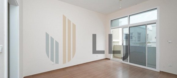 4 bedrooms Villa in Abu Dhabi, UAE No. 56968 18