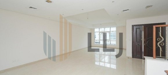 4 bedrooms Villa in Abu Dhabi, UAE No. 56968 23