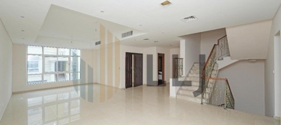 4 bedrooms Villa in Abu Dhabi, UAE No. 56968 29