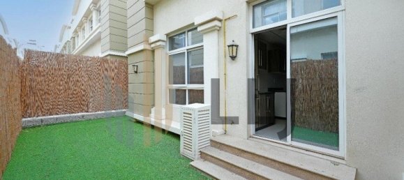 4 bedrooms Villa in Abu Dhabi, UAE No. 56968 27