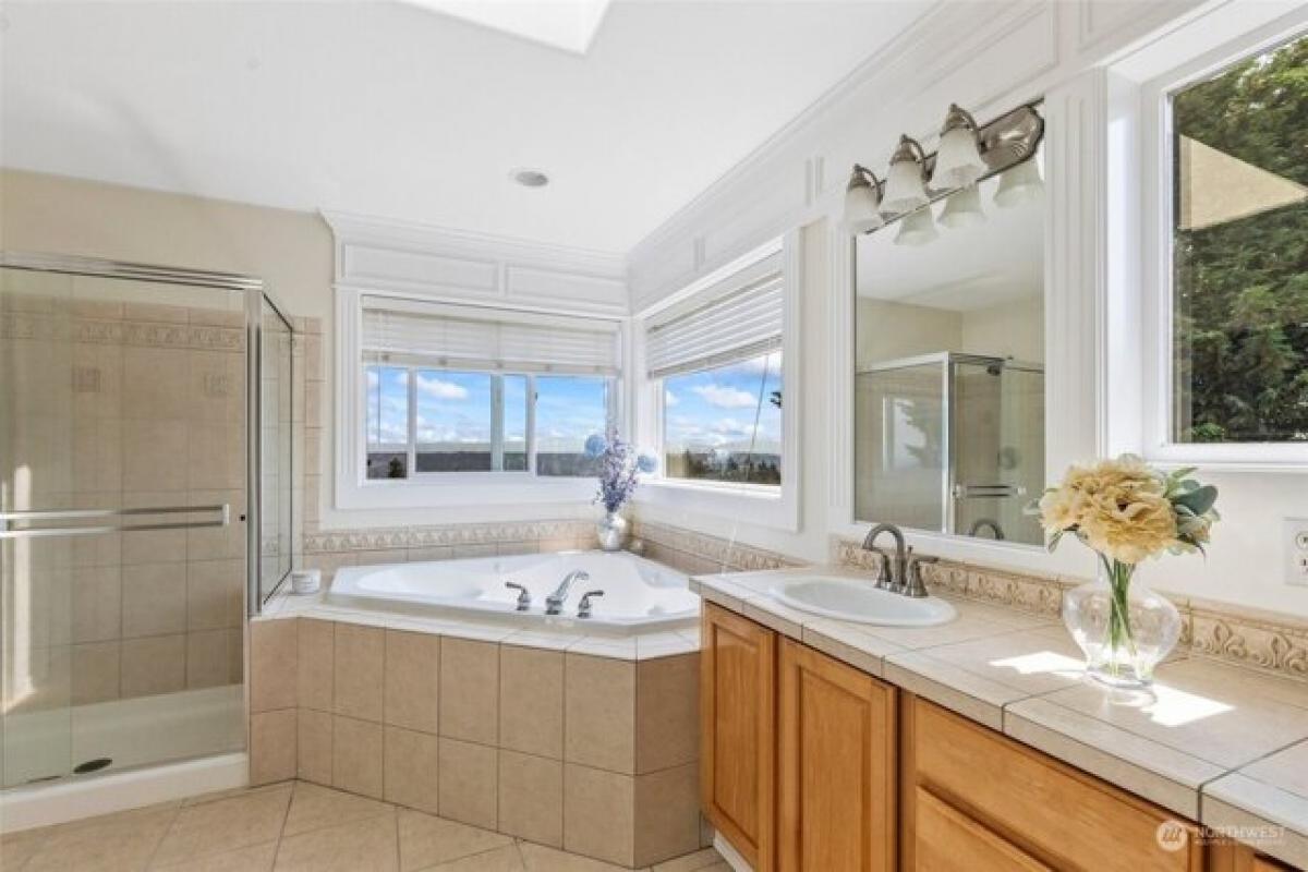 5 bedrooms House in Auburn, USA No. 412594